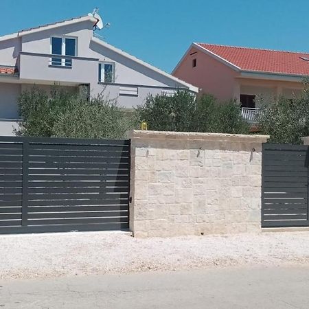 ביוגראד נה מורו M&L Holliday Home מראה חיצוני תמונה