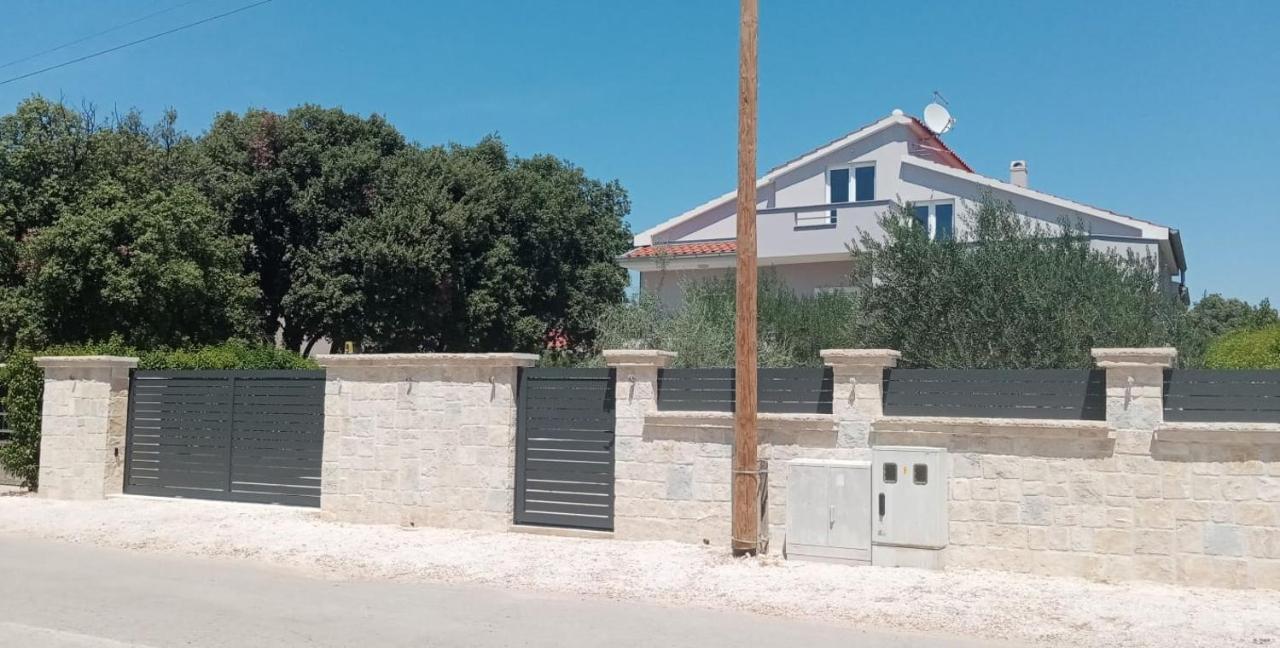 ביוגראד נה מורו M&L Holliday Home מראה חיצוני תמונה