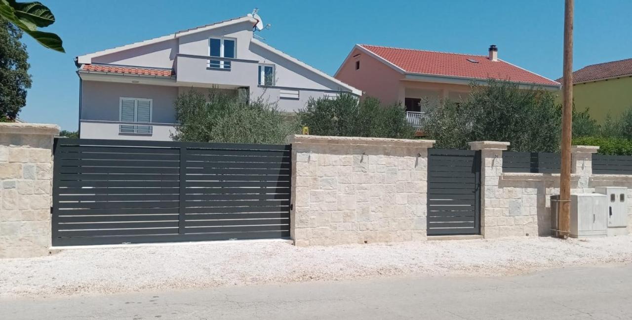 ביוגראד נה מורו M&L Holliday Home מראה חיצוני תמונה